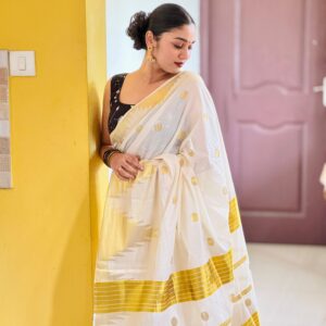 Dwarka - Premium Handloom Replica kerala saree