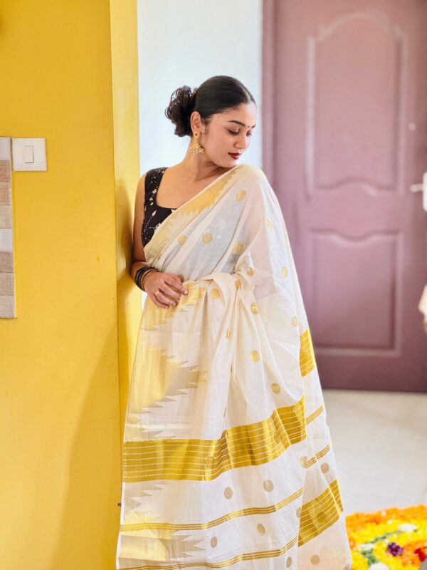 Dwarka - Premium Handloom Replica kerala saree