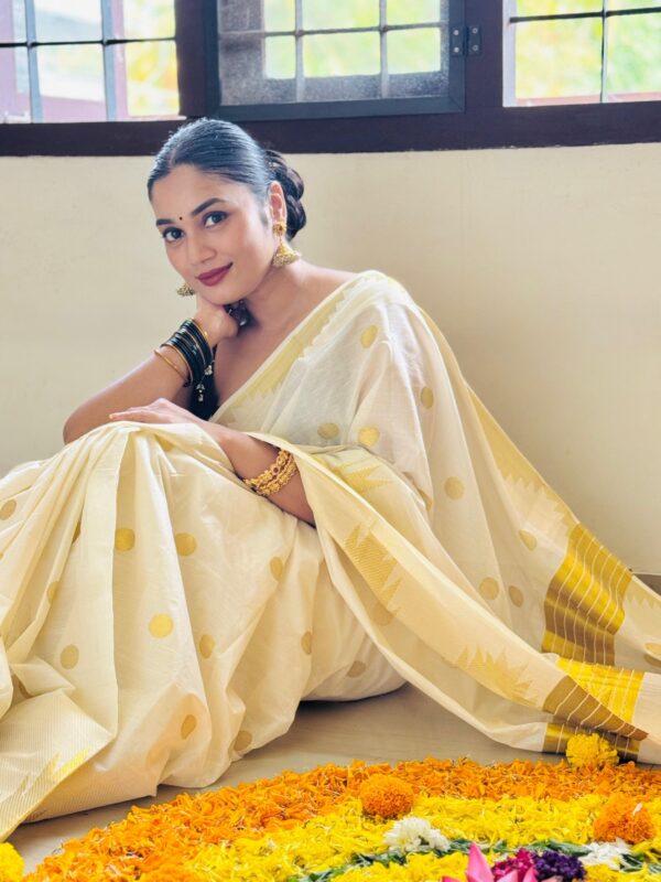 Dwarka - Premium Handloom Replica kerala saree