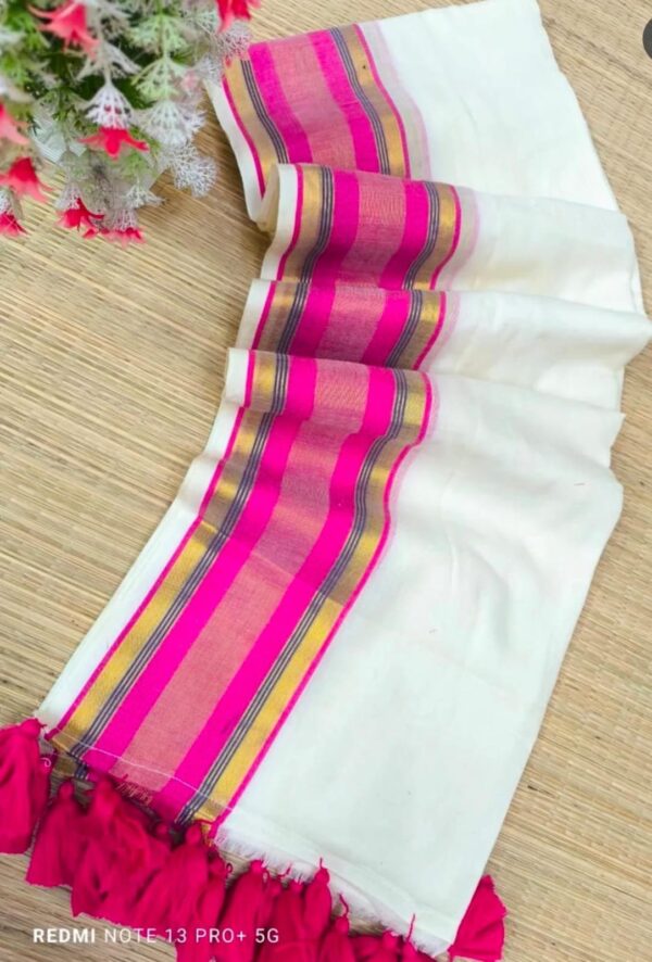 leyam - 120 Thread Count Mul Cotton Saree with Traditional Gold Kasavu Border