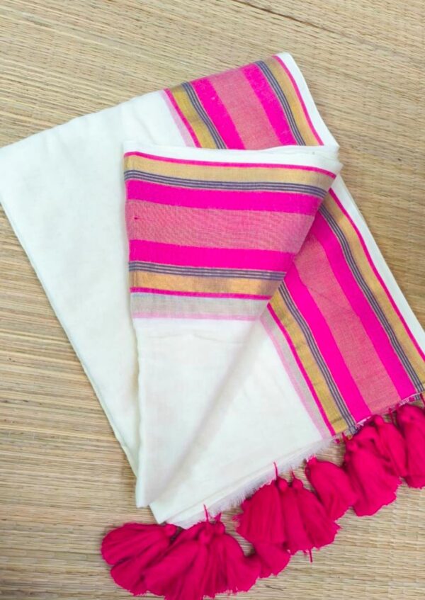 leyam - 120 Thread Count Mul Cotton Saree with Traditional Gold Kasavu Border