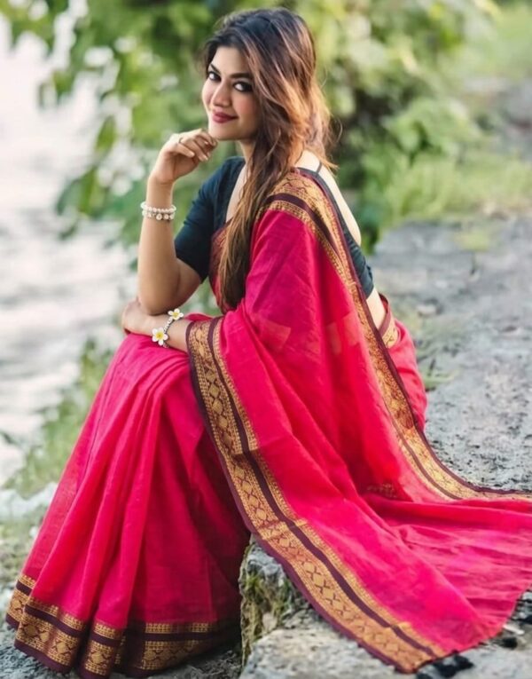 Dhanya - 120 Thread Count Mul Cotton Saree with Traditional Gold Kasavu Border