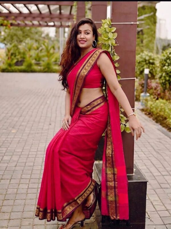 Dhanya - 120 Thread Count Mul Cotton Saree with Traditional Gold Kasavu Border
