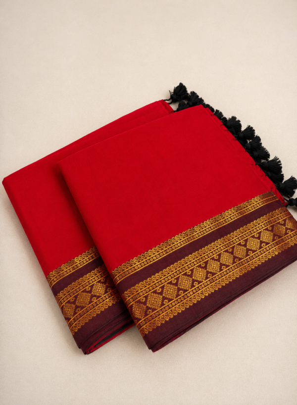 Dhanya - 120 Thread Count Mul Cotton Saree with Traditional Gold Kasavu Border