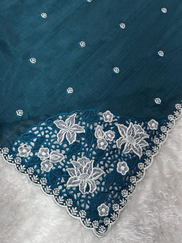 Queen 005 - Blended tussar with corner cutwork and embroidery