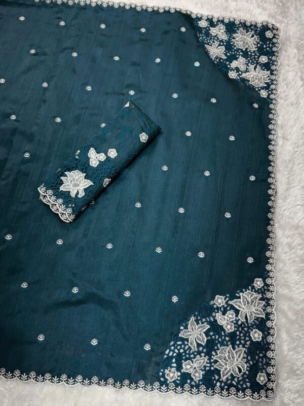 Queen 005 - Blended tussar with corner cutwork and embroidery