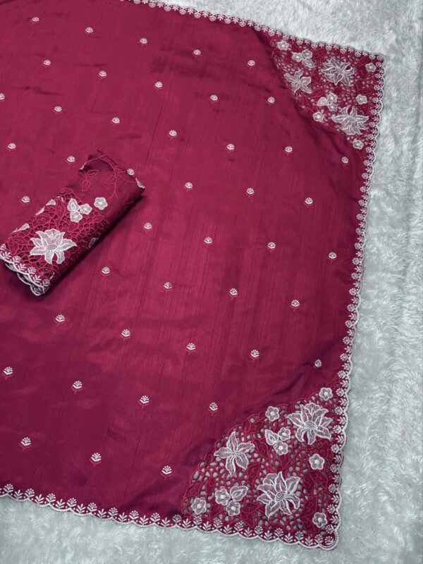 Queen 004 - Blended tussar with corner cutwork and embroidery