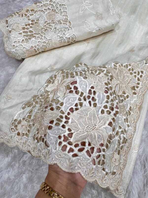Queen 006 - Blended tussar with corner cutwork and embroidery